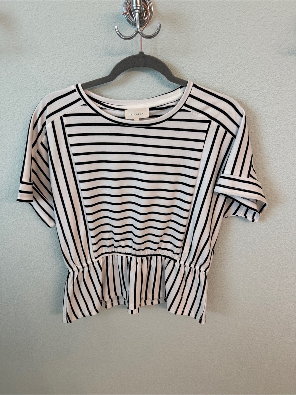 MELLODAY Black and White Striped Peplum Crop Top